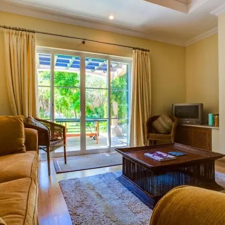 Sleeps 8 Pool Air Con Wifi *